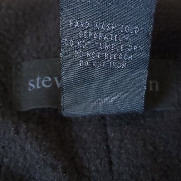 NWOT Steve Madden Black-Multicolored Beanie w/Pom - Picture 5 of 8